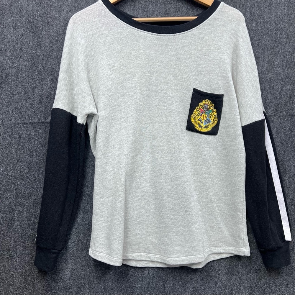 Harry Potter Hogwarts School of Witchcraft Grey/Black Sweater Size M - Picture 2 of 13